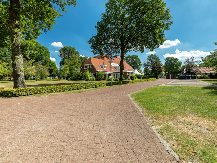 Vakantiehuis in Appelscha (Friesland) voor 99 personen met 9 slaapkamers.