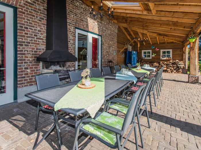 Vakantiehuis in Oostrum (Limburg) voor 20 personen met 8 slaapkamers.