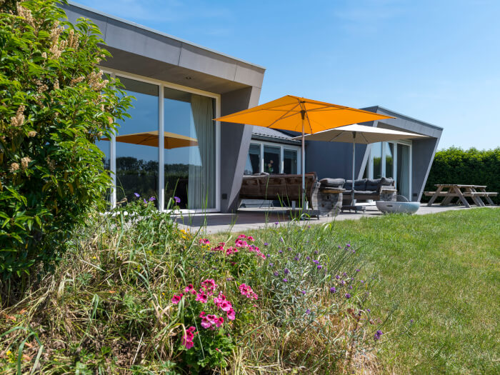 Vakantiehuis in Zuidzande (Zeeland) voor 8 personen met 4 slaapkamers.