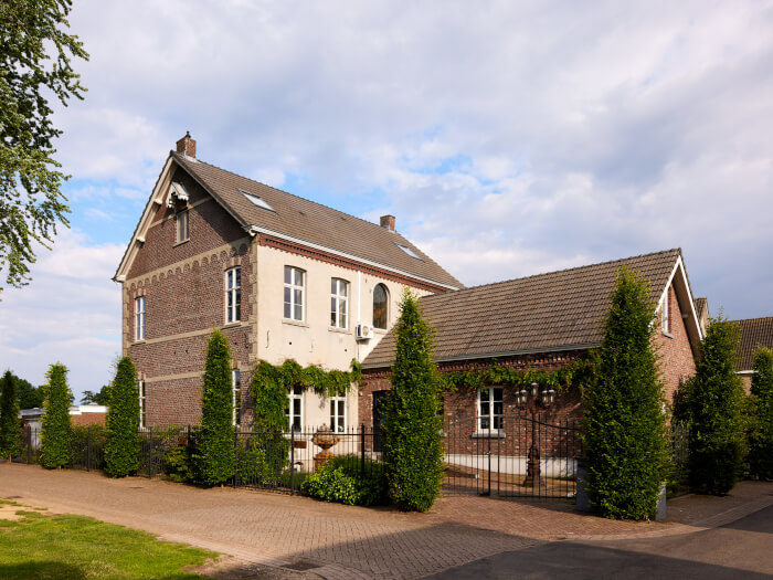 Vakantiehuis in Neer (Limburg) voor 21 personen met 9 slaapkamers.