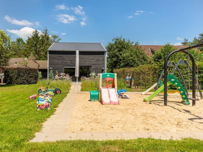 Vakantiehuis in Buurse (Overijssel) voor 18 personen met 6 slaapkamers.