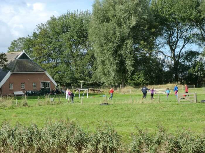 Vakantiehuis in Noordpolderzijl (Groningen) voor 30 personen met 6 slaapkamers.