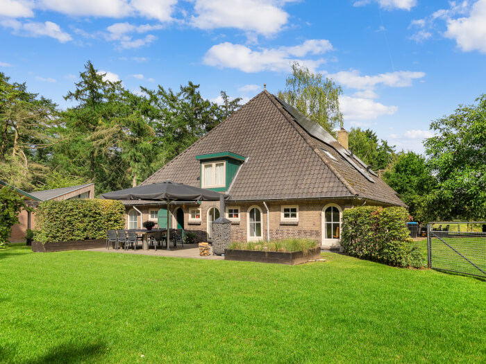 Vakantiehuis in Zelhem (Gelderland) voor 12 personen met 4 slaapkamers.