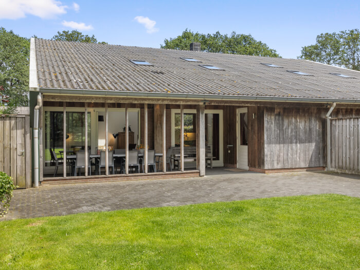 Vakantiehuis in Hezingen (Overijssel) voor 10 personen met 4 slaapkamers.