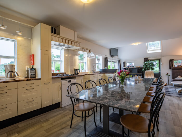 Vakantiehuis in Pesse (Drenthe) voor 12 personen met 8 slaapkamers.
