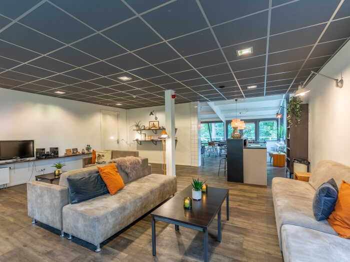 Vakantiehuis in Bakkeveen (Friesland) voor 28 personen met 14 slaapkamers.