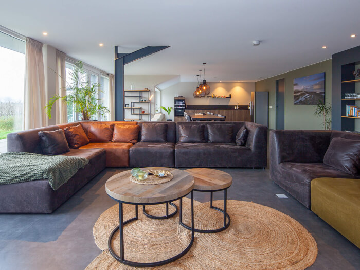 Vakantiehuis in Zuidzande (Zeeland) voor 12 personen met 5 slaapkamers.