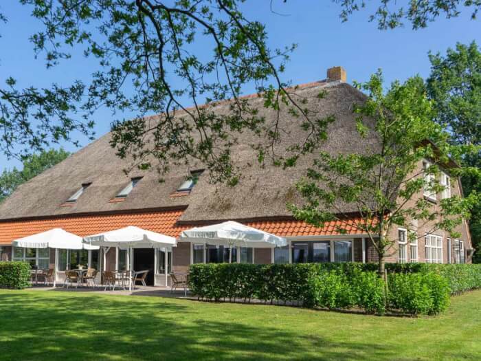 Vakantiehuis in Witteveen (Drenthe) voor 34 personen met 17 slaapkamers.