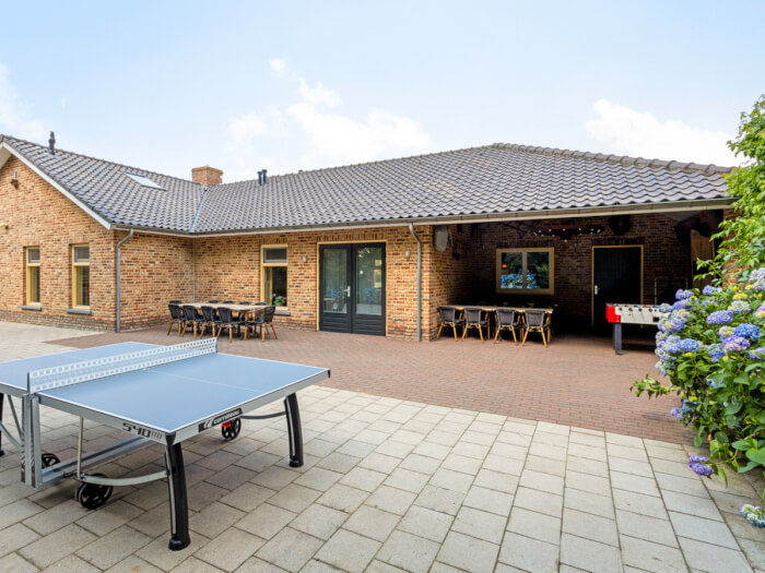Vakantiehuis in Sevenum (Limburg) voor 24 personen met 8 slaapkamers.
