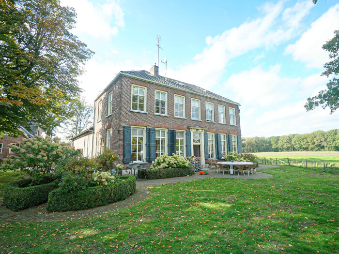 Vakantiehuis in Winterswijk (Gelderland) voor 20 personen met 10 slaapkamers.