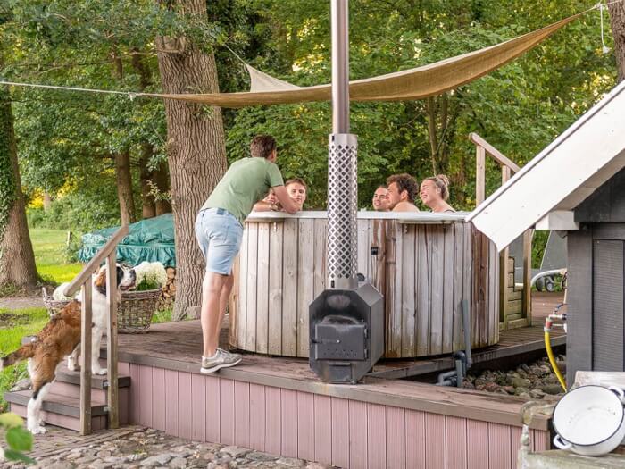 Vakantiehuis in Ootmarsum (Overijssel) voor 16 personen met 8 slaapkamers.