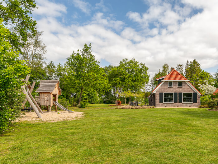 Vakantiehuis in Ruinen (Drenthe) voor 18 personen met 7 slaapkamers.