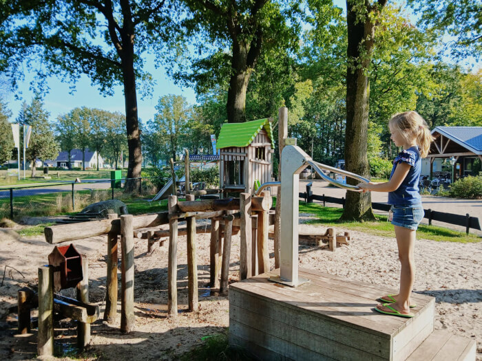 Vakantiehuis in Hardenberg (Overijssel) voor 30 personen met 7 slaapkamers.