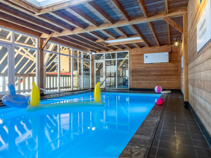 Vakantiehuis in Oostwold (Groningen) voor 20 personen met 9 slaapkamers.