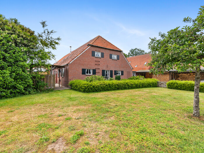 Vakantiehuis in Eibergen (Gelderland) voor 26 personen met 6 slaapkamers.