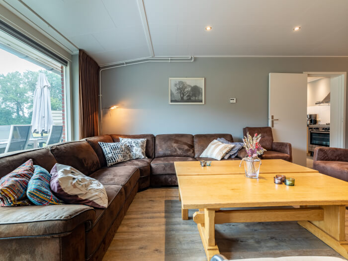 Vakantiehuis in Hezingen (Overijssel) voor 18 personen met 7 slaapkamers.
