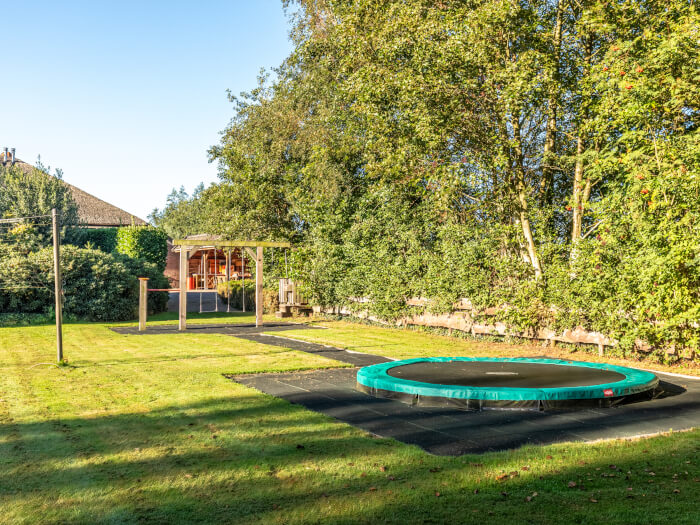 Vakantiehuis in Dwingeloo (Drenthe) voor 30 personen met 13 slaapkamers.