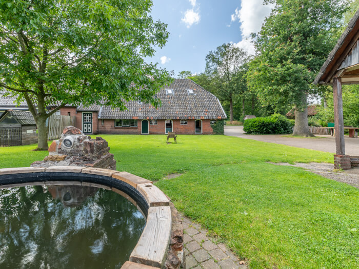 Vakantiehuis in Warnsveld (Gelderland) voor 55 personen met 13 slaapkamers.