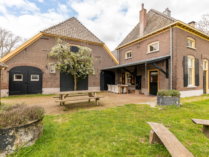 Vakantiehuis in Hoog-Keppel (Gelderland) voor 14 personen met 7 slaapkamers.