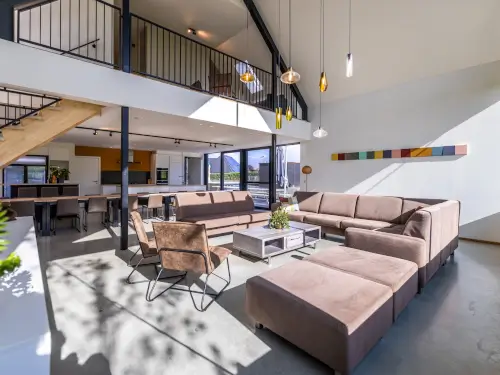 Vakantiehuis met privé binnenzwembad, sauna & speelzolder
