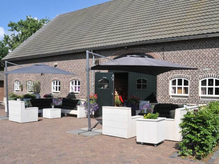 Vakantiehuis in Lierop (Noord-Brabant) voor 56 personen met 14 slaapkamers.