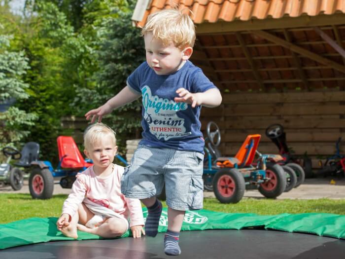 Vakantiehuis in Oudesluis (Noord-Holland) voor 30 personen met 11 slaapkamers.