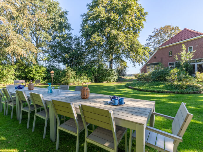 Vakantiehuis in Wedde (Groningen) voor 16 personen met 8 slaapkamers.