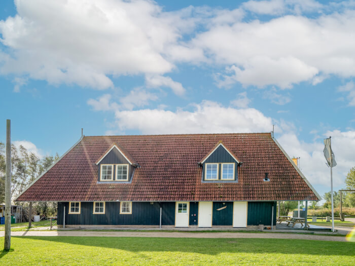 Vakantiehuis in Kollumerpomp (Friesland) voor 16 personen met 4 slaapkamers.