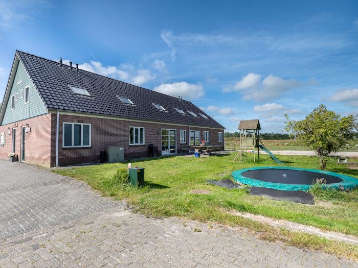 Vakantiehuis in Genemuiden (Overijssel) voor 20 personen met 10 slaapkamers.