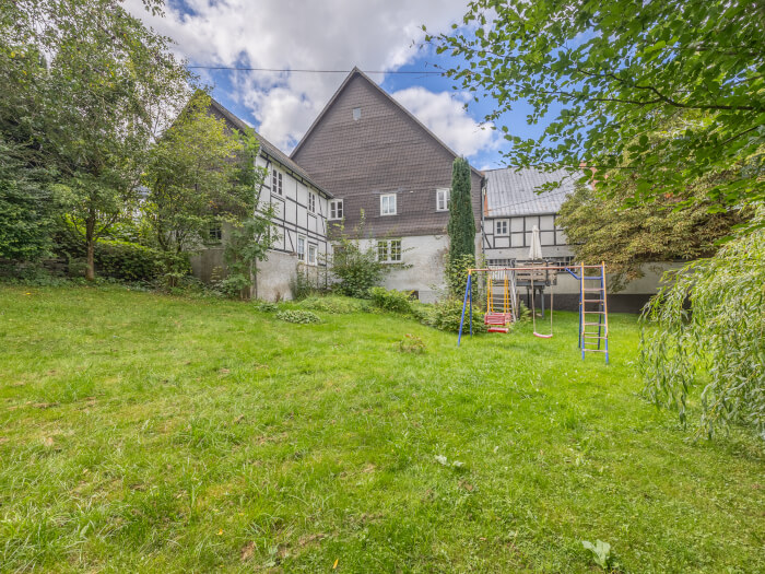 Vakantiehuis in Winterberg (Noordrijn-Westfalen) voor 16 personen met 8 slaapkamers.