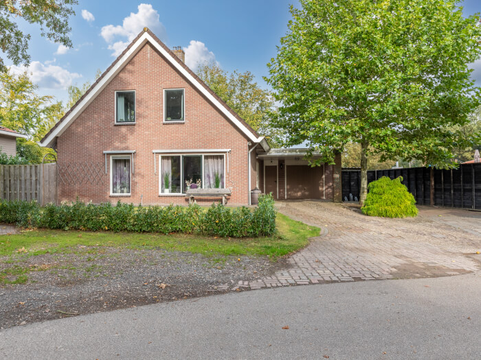 Vakantiehuis in Rheeze (Overijssel) voor 14 personen met 5 slaapkamers.