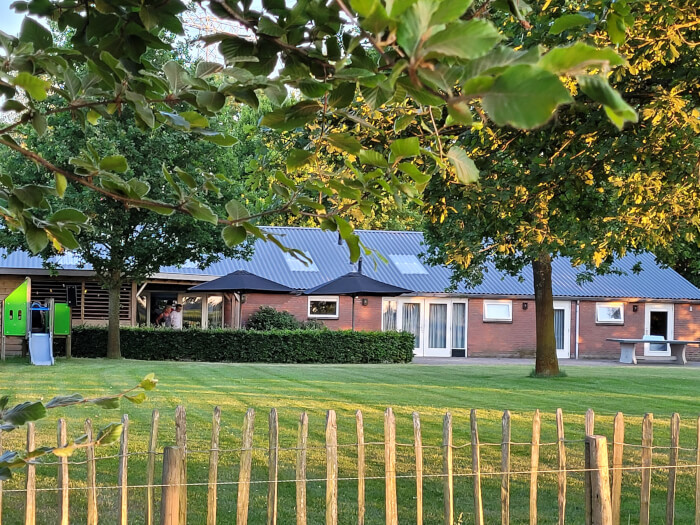 Vakantiehuis in Loon op Zand (Noord-Brabant) voor 24 personen met 8 slaapkamers.