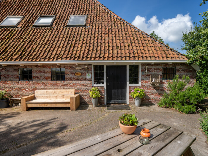 Vakantiehuis in Boazum (Friesland) voor 15 personen met 7 slaapkamers.