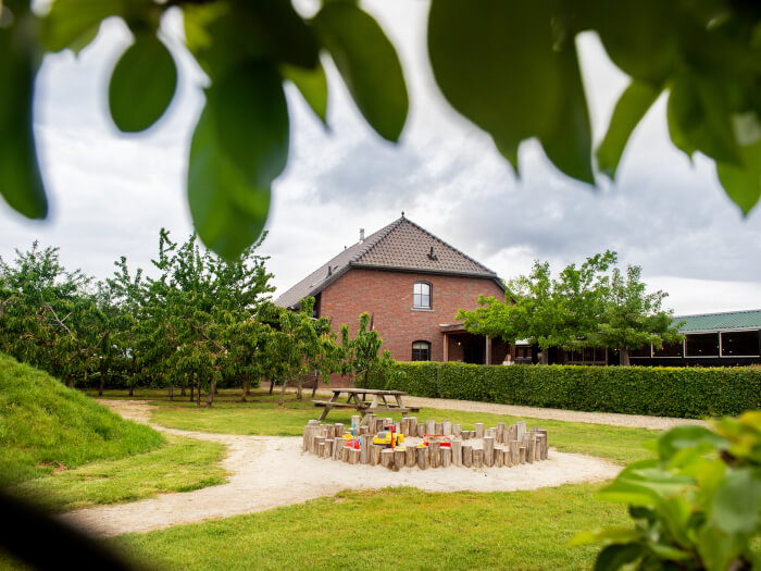 Vakantiehuis in Baarlo (Limburg) voor 16 personen met 8 slaapkamers.