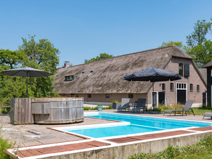 Vakantiehuis in Woerden (Utrecht) voor 14 personen met 7 slaapkamers.