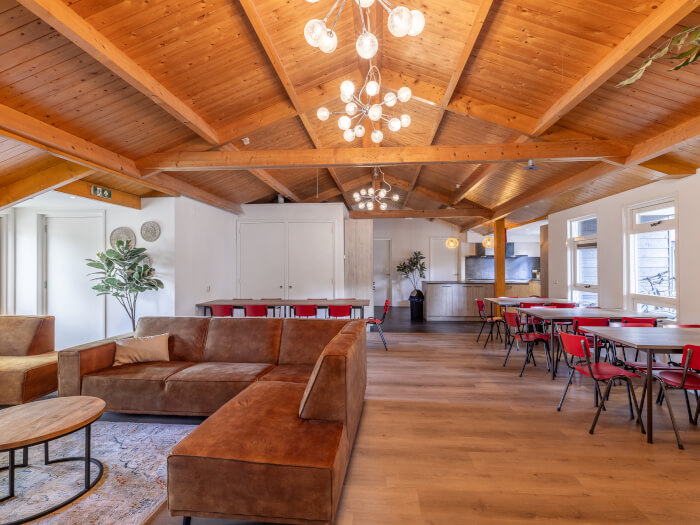 Vakantiehuis in Hardenberg (Overijssel) voor 24 personen met 7 slaapkamers.