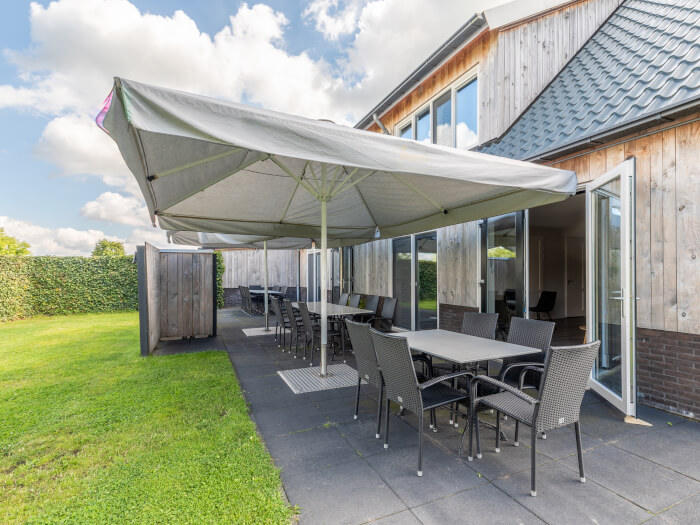 Vakantiehuis in Haaksbergen (Overijssel) voor 16 personen met 7 slaapkamers.