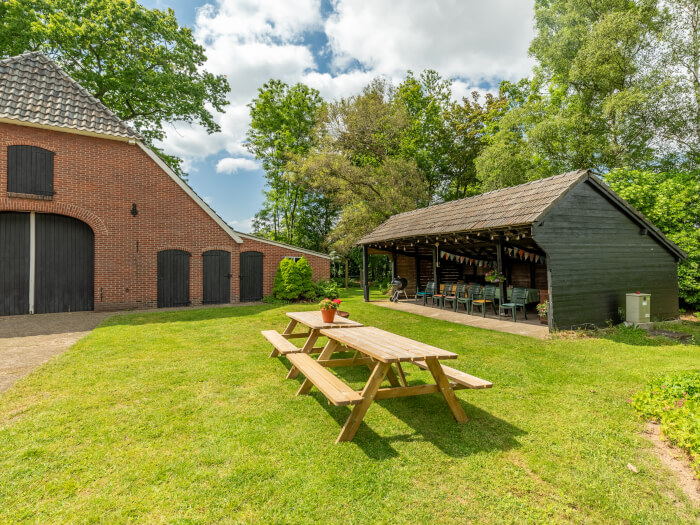 Vakantiehuis in Aalten (Gelderland) voor 18 personen met 7 slaapkamers.