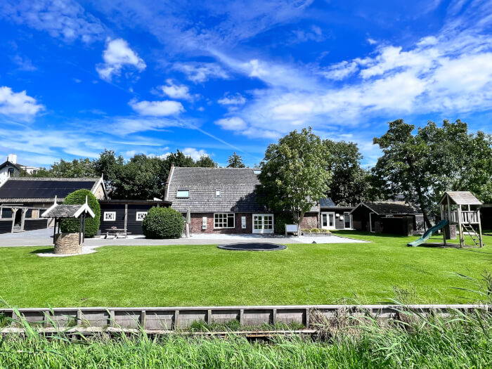 Vakantiehuis in Streefkerk (Zuid-Holland) voor 20 personen met 9 slaapkamers.