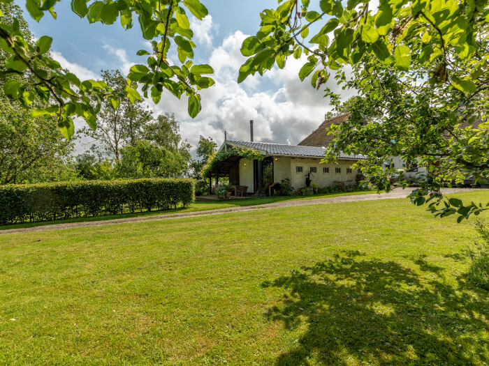Vakantiehuis in Holwerd (Friesland) voor 19 personen met 6 slaapkamers.