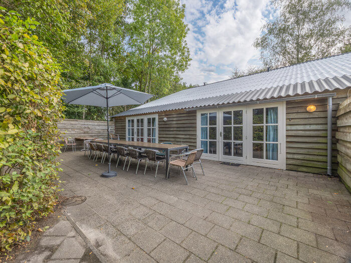 Vakantiehuis in Loon op Zand (Noord-Brabant) voor 28 personen met 8 slaapkamers.
