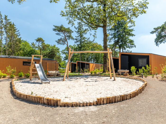 Vakantiehuis in Oudleusen (Overijssel) voor 30 personen met 15 slaapkamers.