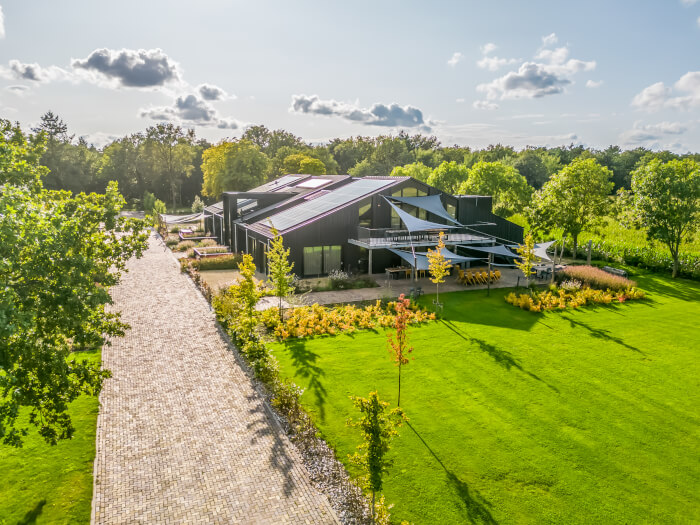 Vakantiehuis in Bergeijk (Noord-Brabant) voor 31 personen met 16 slaapkamers.