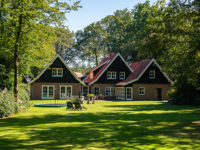 Vakantiehuis in Losser (Overijssel) voor 20 personen met 10 slaapkamers.