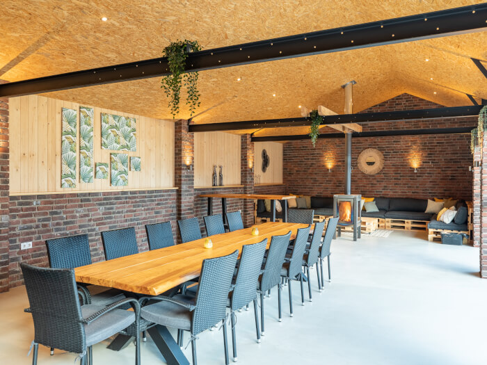 Vakantiehuis in Megchelen (Gelderland) voor 16 personen met 7 slaapkamers.