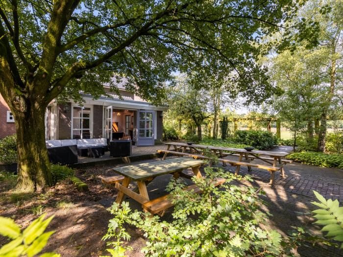 Vakantiehuis in Heythuysen (Limburg) voor 16 personen met 7 slaapkamers.