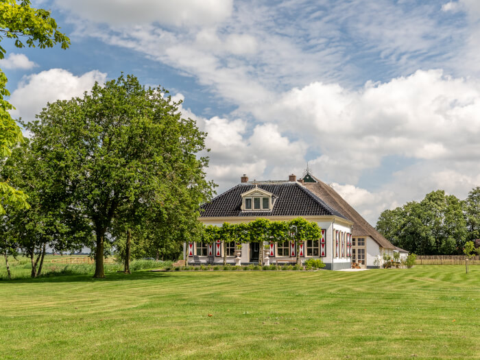 Vakantiehuis in Rijs (Friesland) voor 14 personen met 5 slaapkamers.