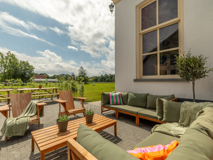 Vakantiehuis in Rijs (Friesland) voor 14 personen met 5 slaapkamers.