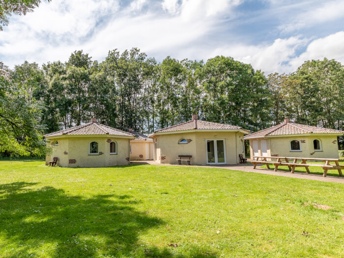 Vakantiehuis in Zevenaar (Gelderland) voor 16 personen met 8 slaapkamers.
