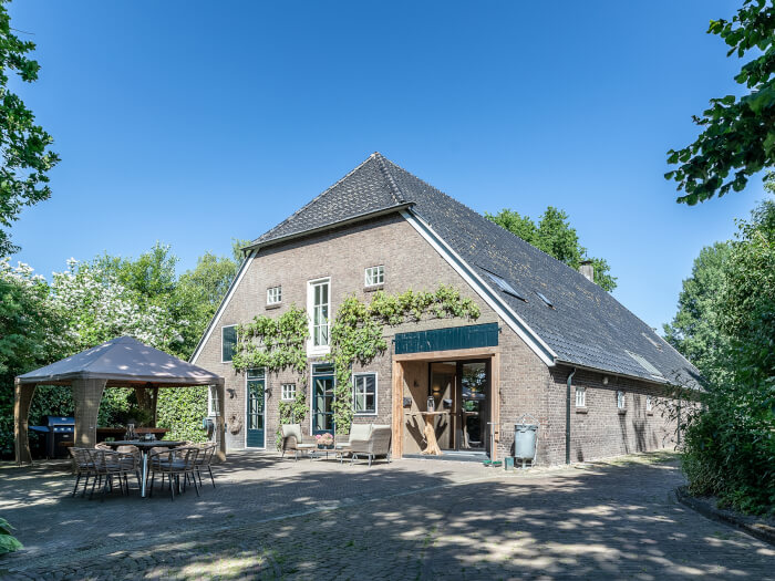 Vakantiehuis in Grolloo (Drenthe) voor 12 personen met 5 slaapkamers.